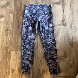 Lululemon align leggings size 8 25” - gray/purple floral print. GUC